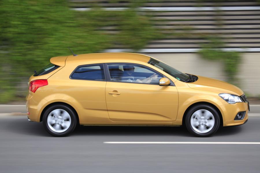  Kia pro_cee&rsquo;d EcoDynamics 2011 года  (фото 47 из 133)